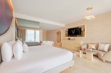 Beloved Pool View Jacuzzi Suite