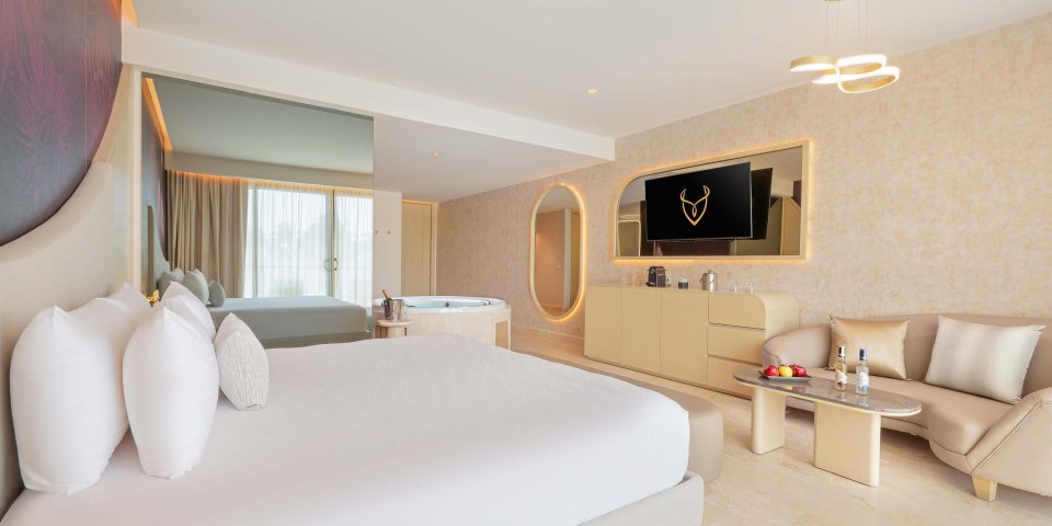 Beloved Pool View Jacuzzi Suite