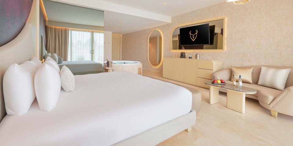 Beloved Tropical Jacuzzi Suite