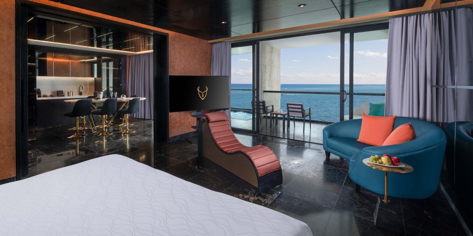 Diamond Ocean Suite
