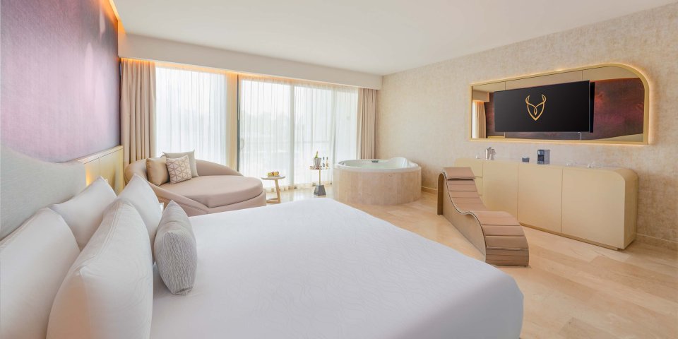 Seductive Pool View Jacuzzi Suite