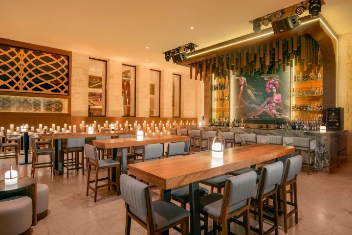 Melange Lobby Bar