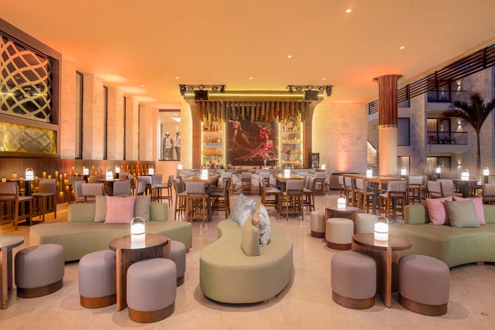 Melange Lobby Bar