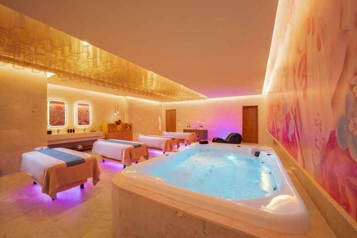Desire Riviera Maya Night Club