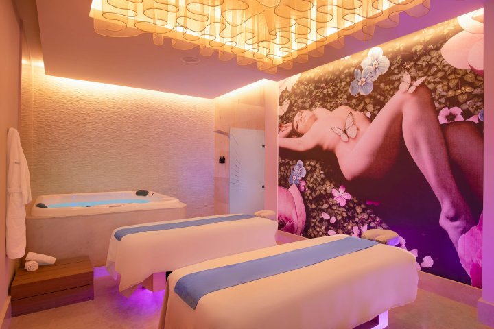 Desire Riviera Maya Night Club