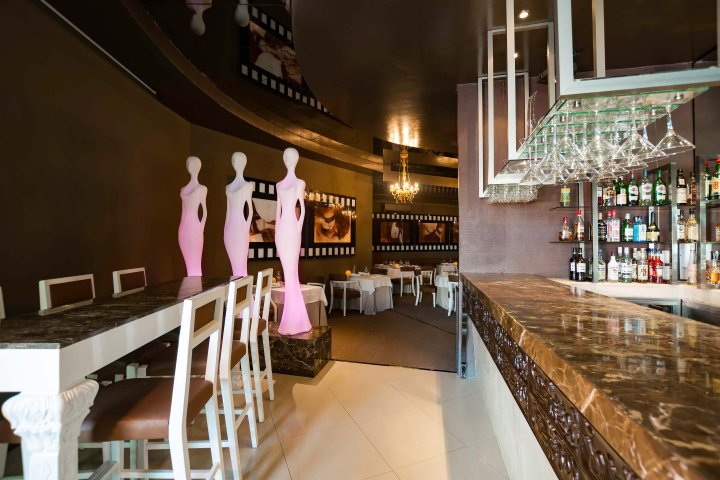 Sahlo Bar Before dinner Bar