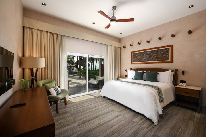 El Dorado Maroma Mi Hotelito Beachfront Suite